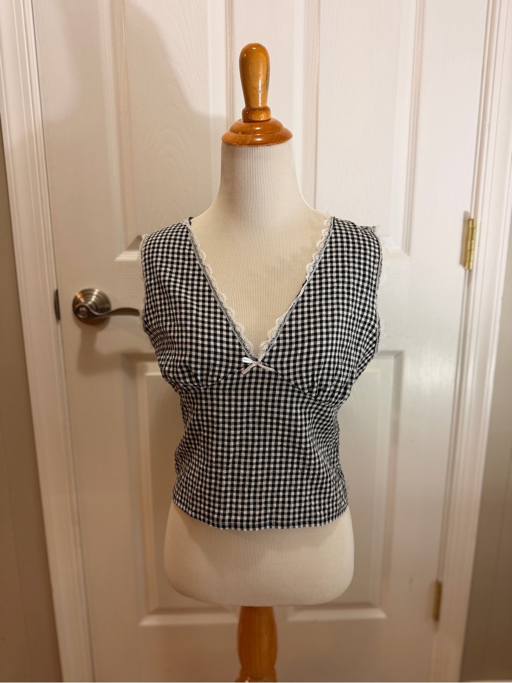 Persaya Black & White Gingham V-Neck Lace-Trim Camisole